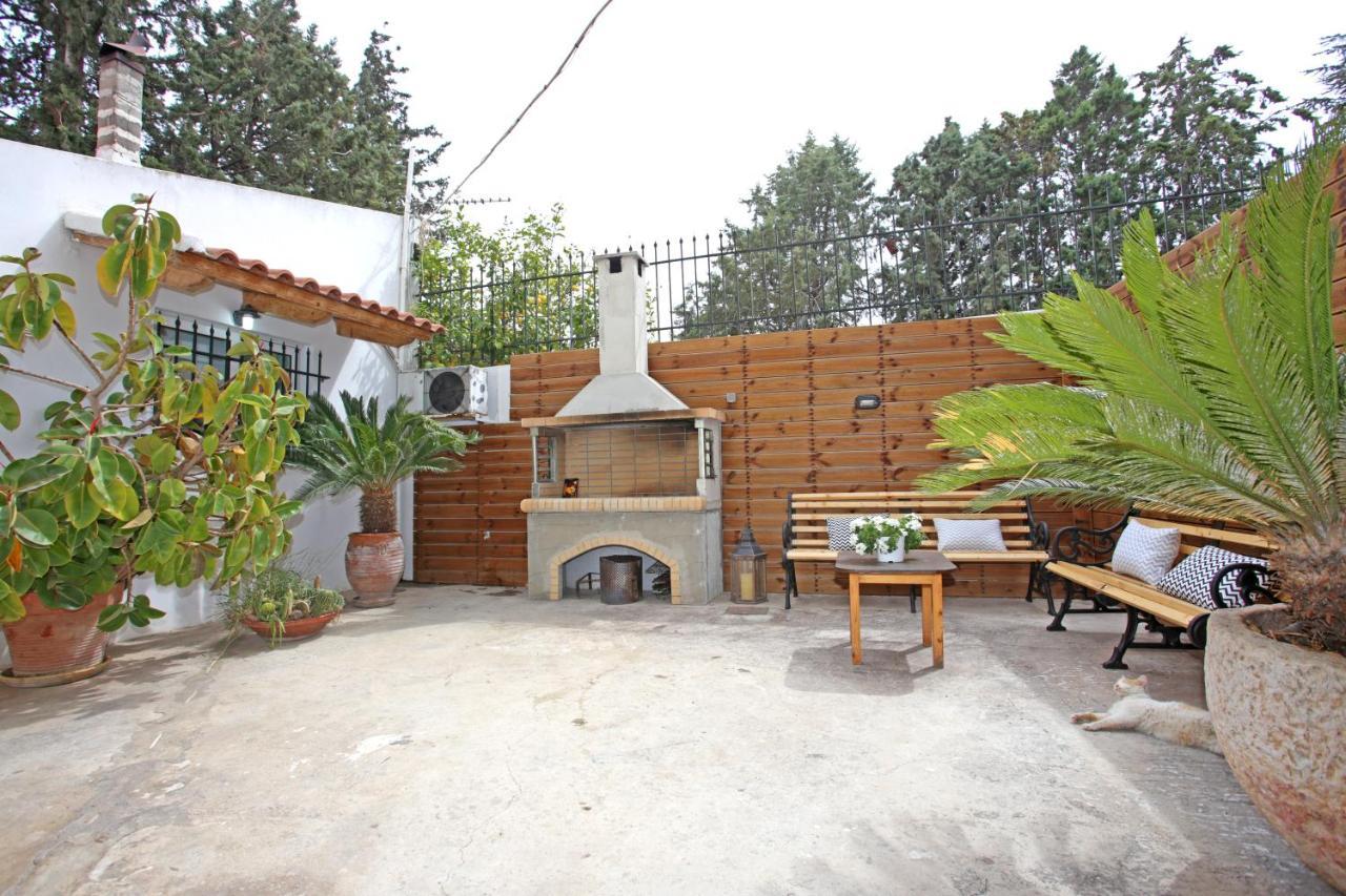 House Near The Athens Airport, Spata. Exterior photo